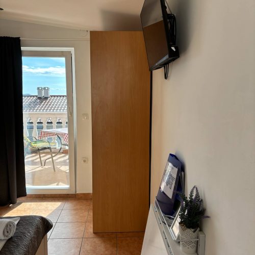 40f59a9c-9e63-4c68-afa5-3536c586b410