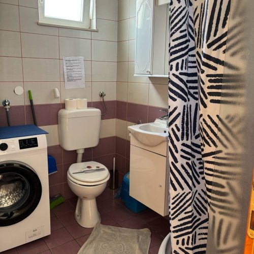 c486d5f6-3ce7-4b32-ad90-4db6768d7755