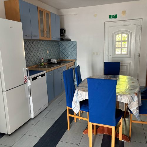 edb6a9ff-7072-4509-9951-3e4f29a1c23d